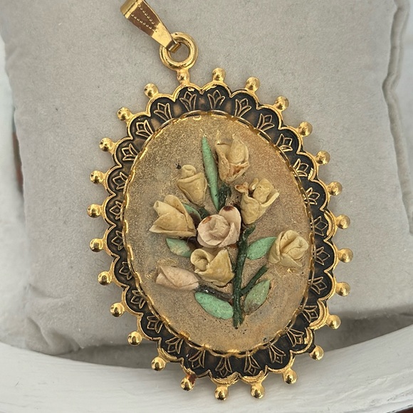 Vintage flower Necklace Pendant - Picture 2 of 5